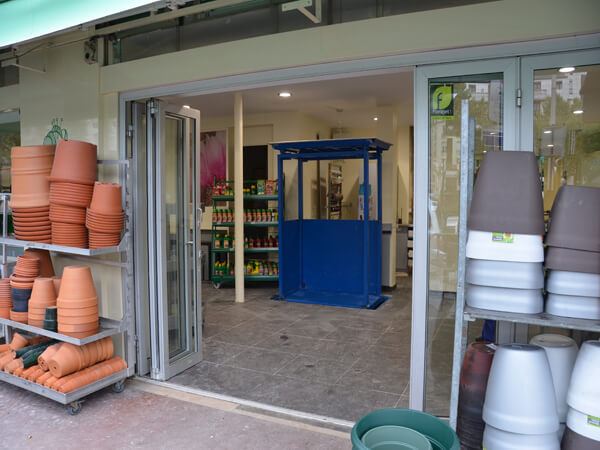 Trapdoor freight lift model EHi