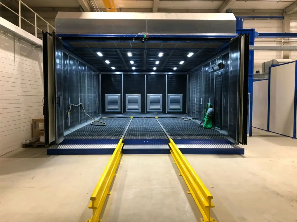Cabine de poudrage automatique de grandes dimensions Eurotherm BENELUX
