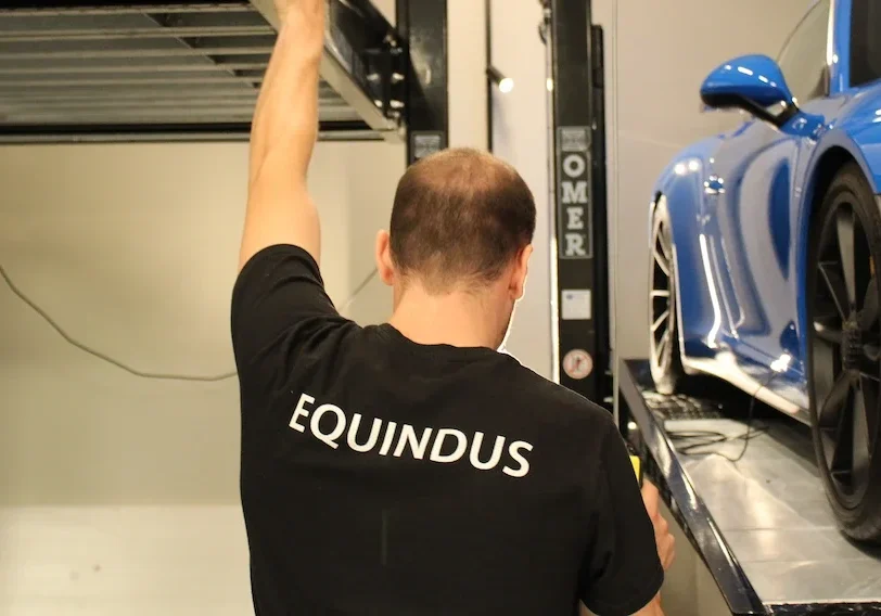 Technicien Equindus en plein depannage d'un Bipark 26 by Omer